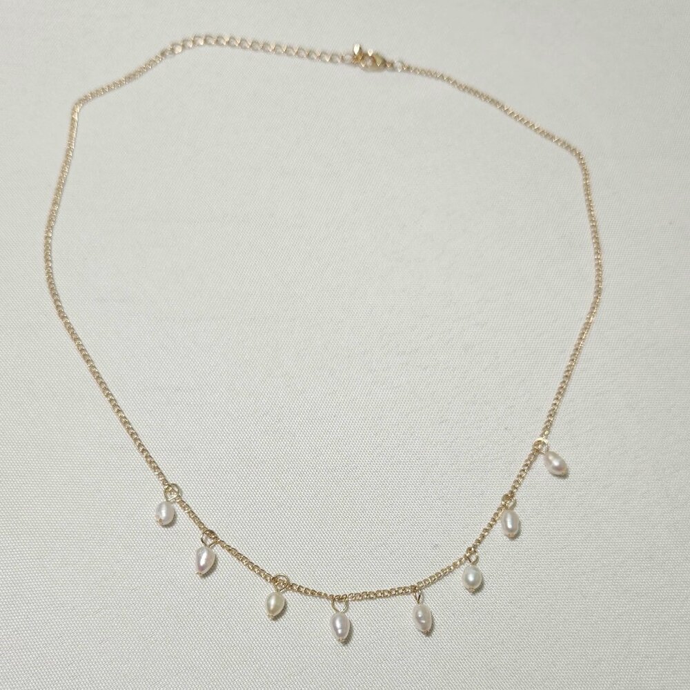 Dainty gold tone fresh water pearl necklace
